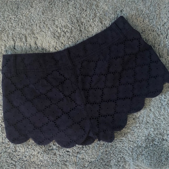 Lilly Pulitzer Walsh short size 0 - Picture 4 of 4